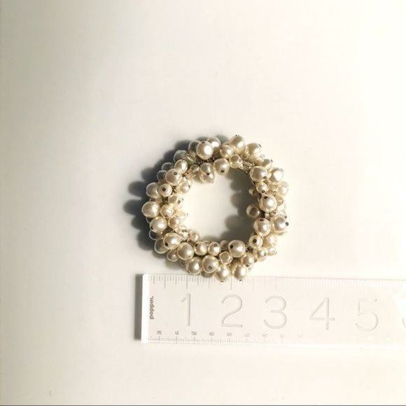 VTG Pearl & Rhinestone Signed Bracelet Vintage On Trend - Picture 6 of 8